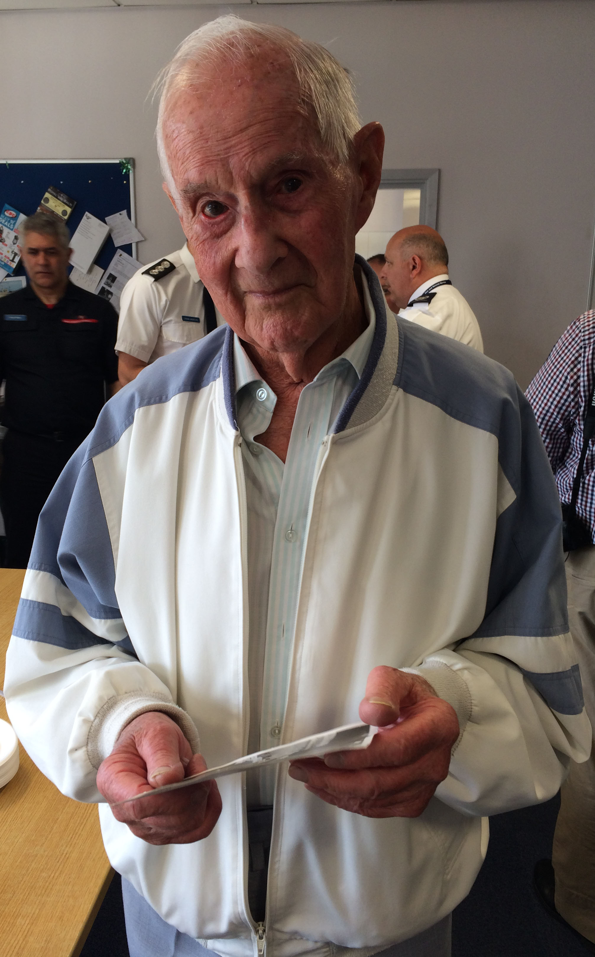 Des Carter (93), who was a firefighter in the Wellington area from 1949.